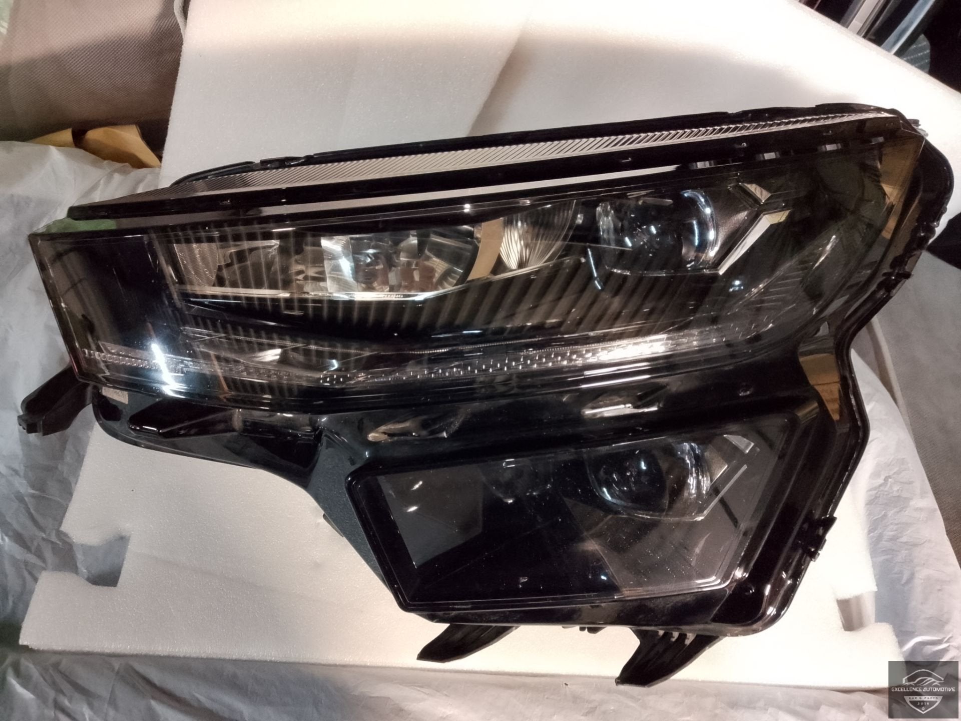 Skoda Kodiaq Facelift 21-24 Vol LED Koplamp Links 566941035, Tr. Vaclava Klementa 869
293 01  Mlada Boleslav, CZ, Skoda, Skoda Auto a.s.