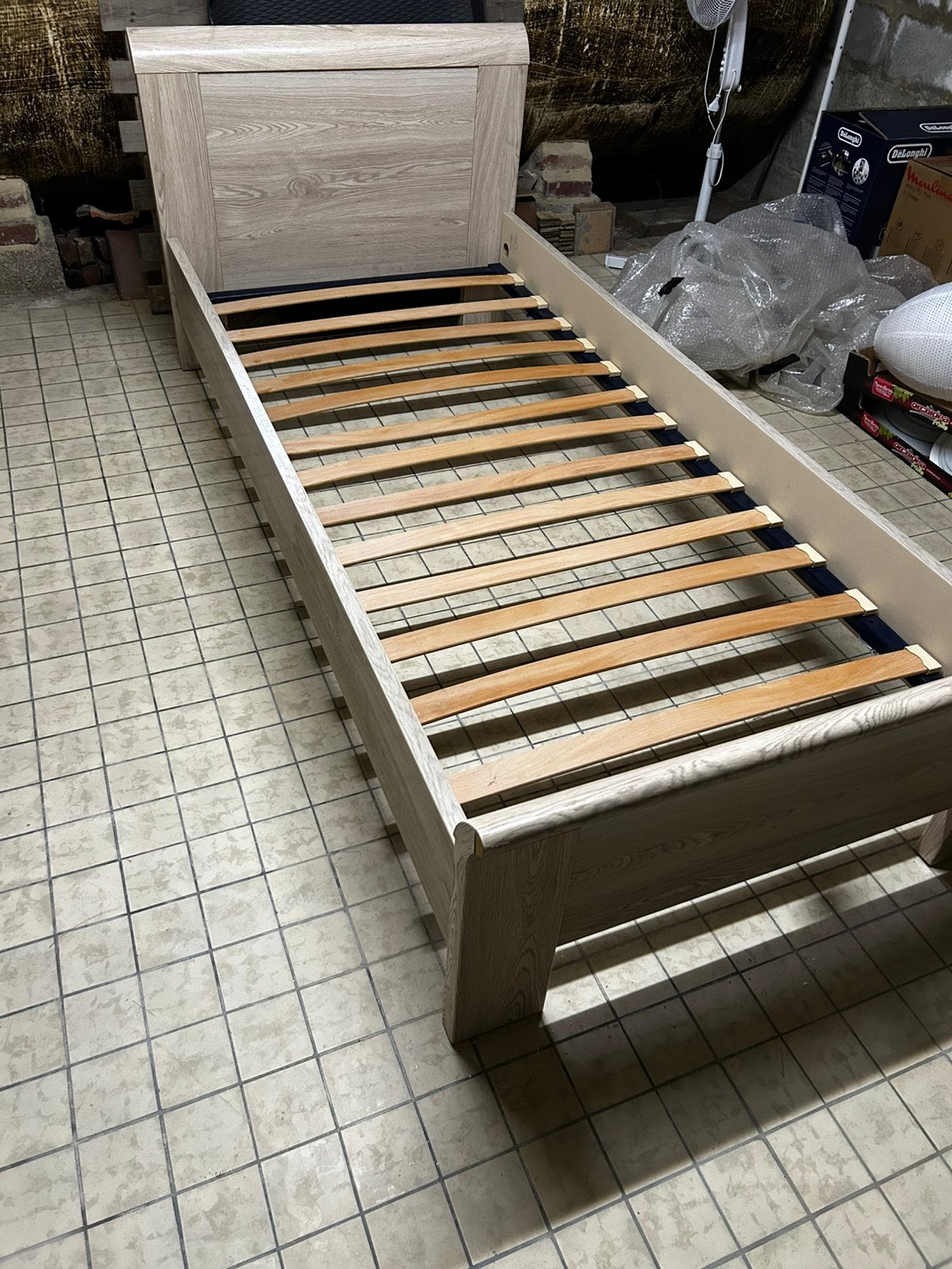 1-persoonsbed en 1 buro, Ophalen, Zo goed als nieuw, 200 cm, 90 cm