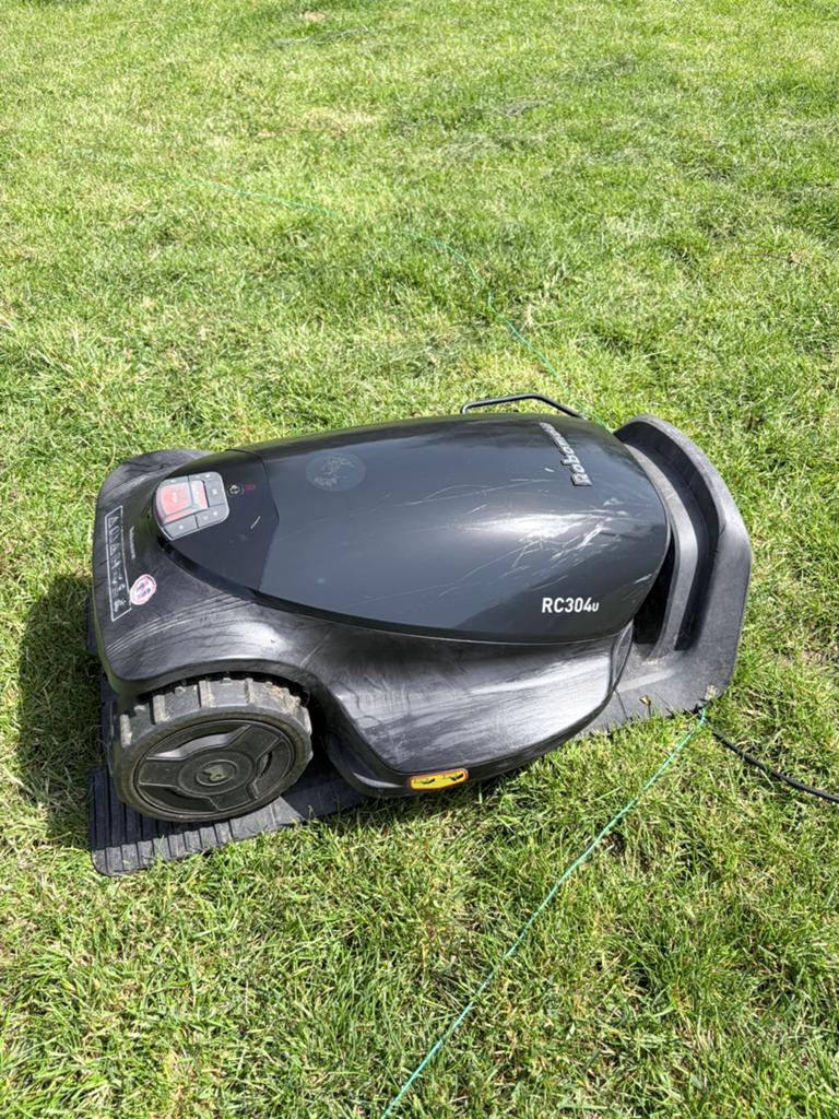 ROBOMOW robotmaaier RC304 500m2, Tuin en Terras, Ophalen, Gebruikt, Meer dan 25 cm, Bestuurbaar via app