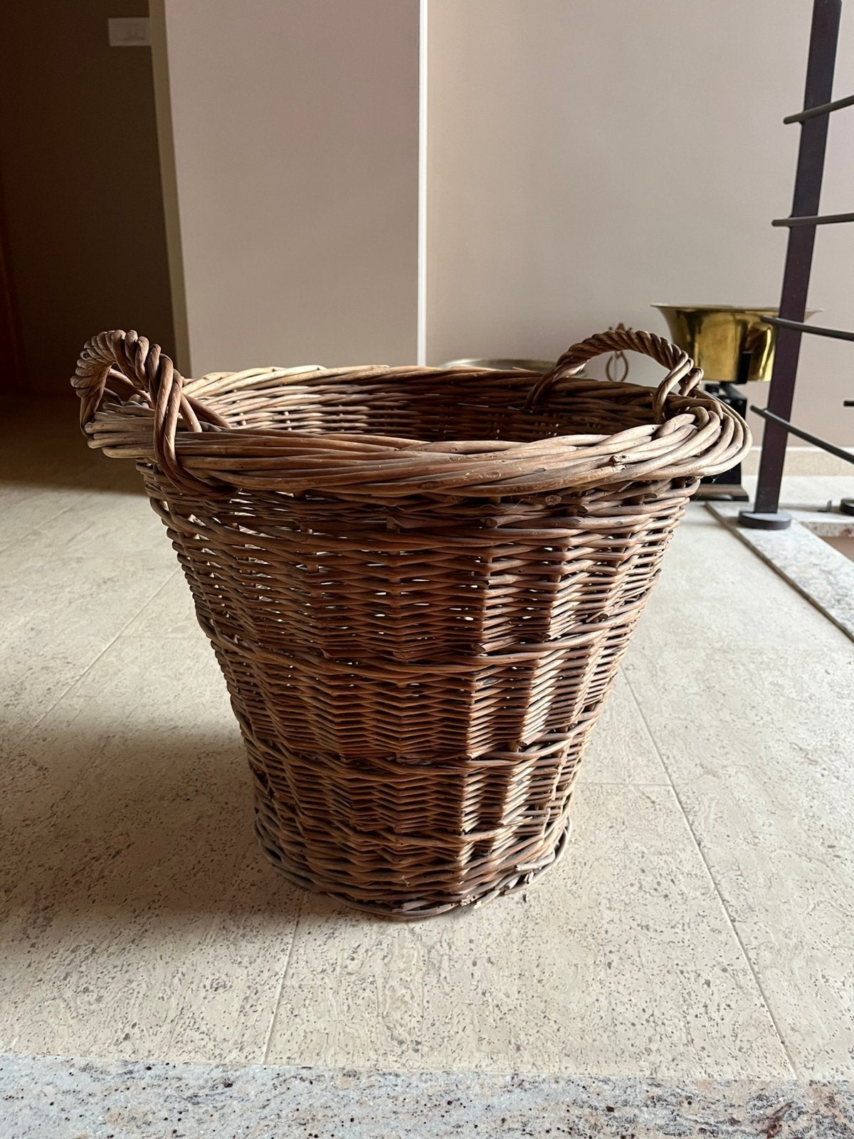 Rieten mand, Huis en Inrichting, Ophalen, Zo goed als nieuw, Mand