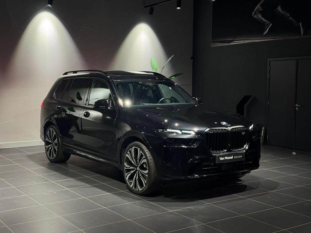BMW X7 M 60 i xDrive 7ZIT | BOWERS & WILKINS | SKY LOUNGE |, Auto's, Automaat, Stof, Gebruikt, https://public.car-pass.be/vhr/40f2b983-0967-4d32-85bf-d262ddbd2eff