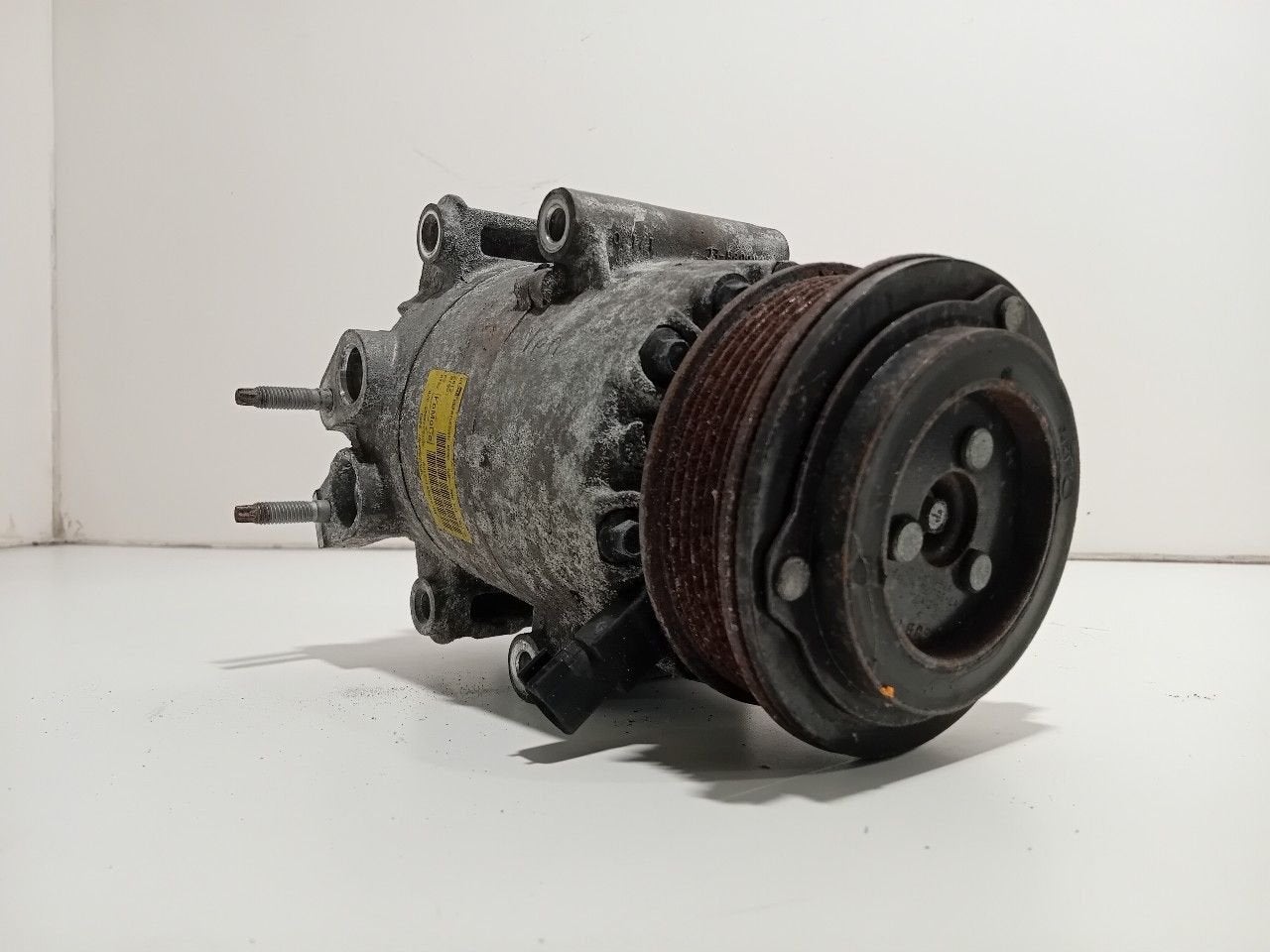 Airco pomp Ford B-Max, Onderdelen@venauto.nl, Van der Ven Autorecycling B.V., Ettenseweg 76, 4706 PB Roosendaal, The Netherlands
