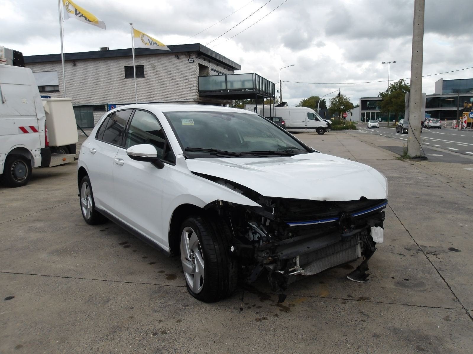 VOLKSWAGEN GOLF GTE HYBRIDE B 06/23, Automaat, https://public.car-pass.be/vhr/3dbc8d24-646e-4a9d-a9d4-42d668340bc3, Bedrijf, Te koop