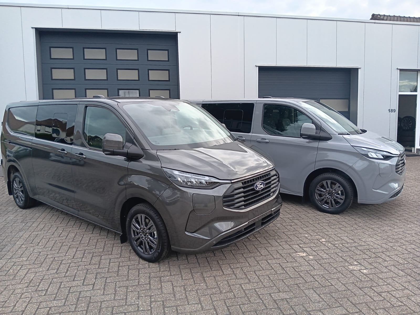 Ford Transit Custom L2 5pl PHEV 232pk Limited 42562 ex BTW S, Neuf, Argent ou Gris, Achat, 6 portes