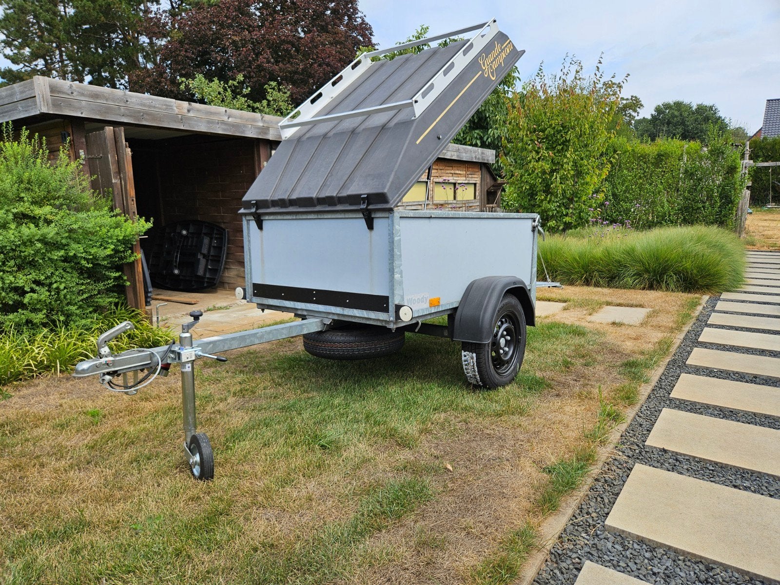 bagagewagen gesloten remork aanhangwagen Saris, Ophalen