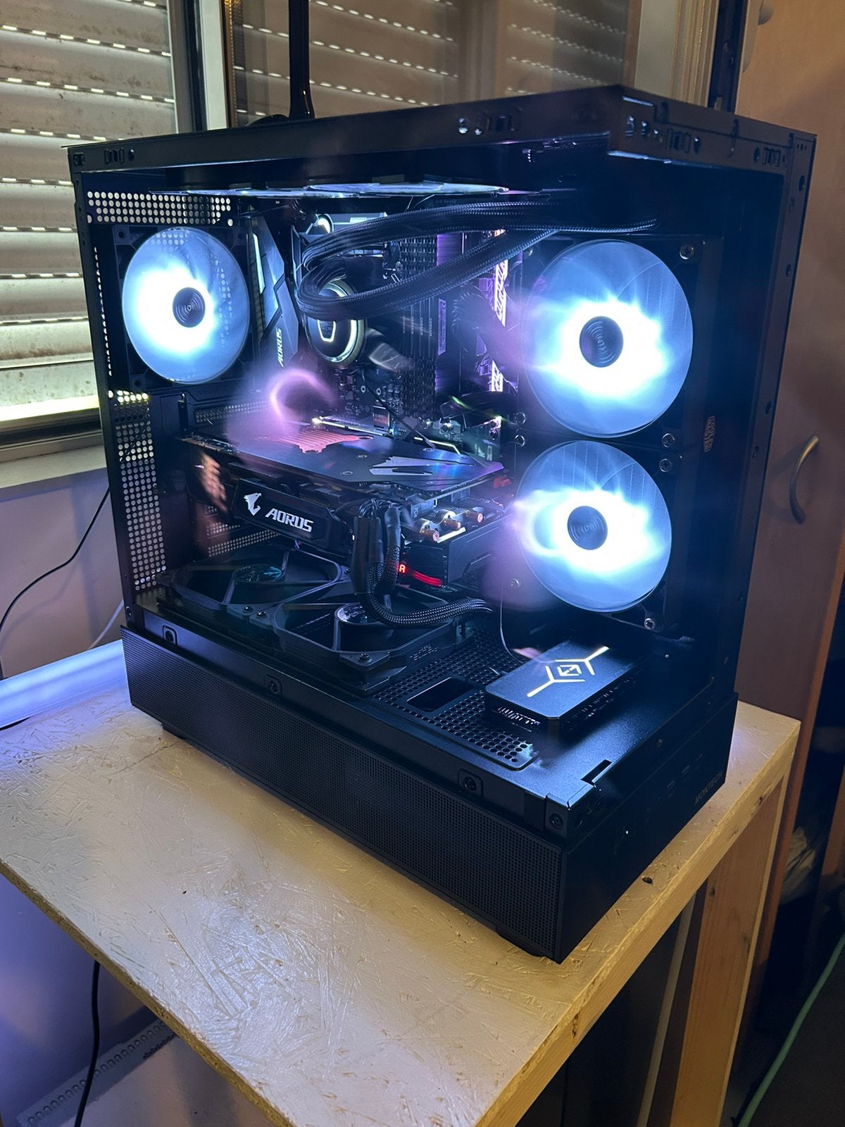 PC de jeu | I7 8700K | GTX 1080Ti, Comme neuf, 3 à 4 Ghz, Gaming, SSD