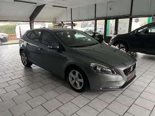 volvo v40 /1.6 d/AUTOMAAT/CAR PASS/garantie, Auto's, Volvo, Euro 5, Stof, 1560 cc, https://public.car-pass.be/vhr/eb606fe3-2af0-445c-9685-3cbfc44a8bb6
