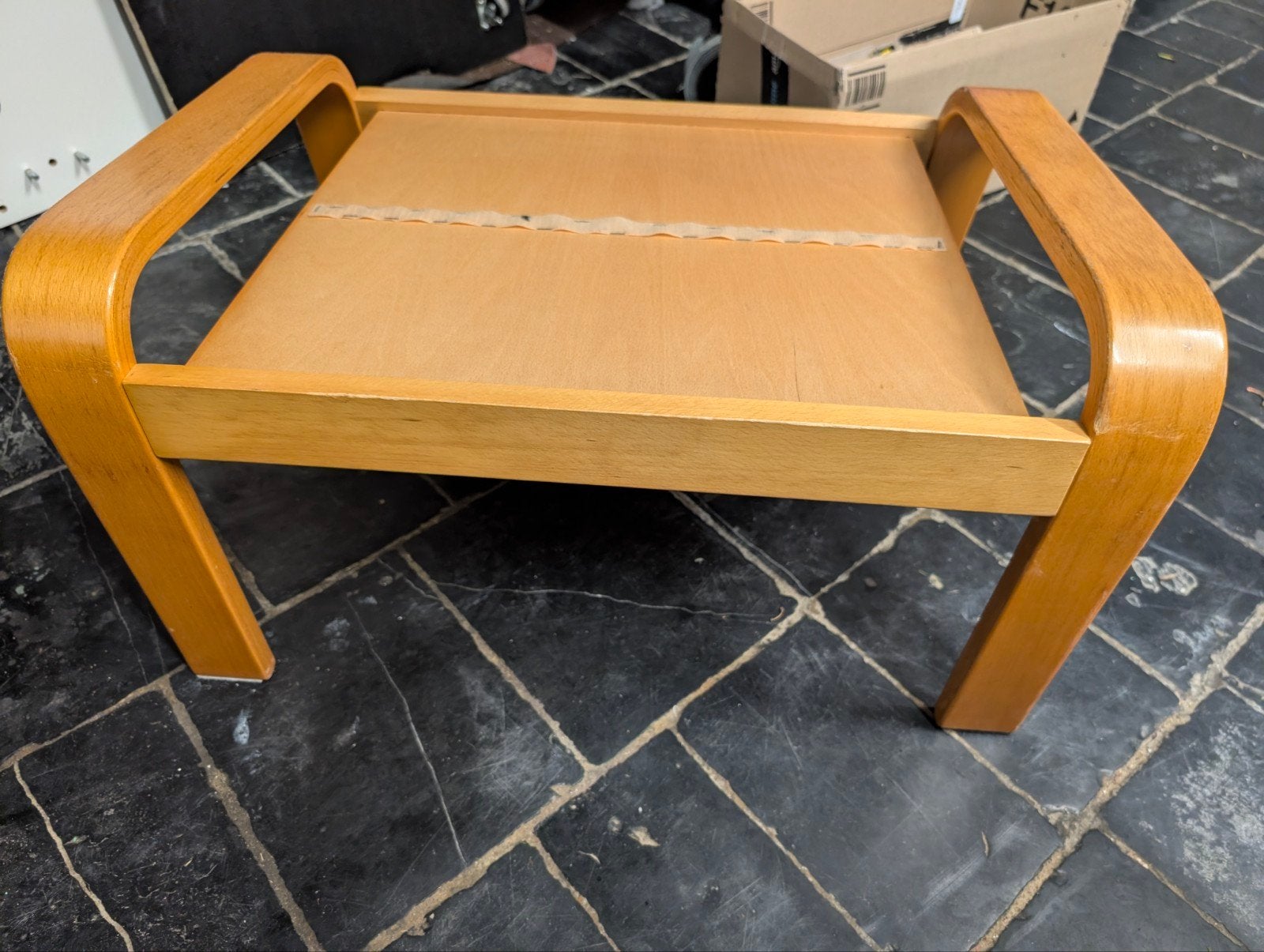 IKEA Poang kruk voetsteun (zonder kussen), Huis en Inrichting, Woonaccessoires | Dienbladen