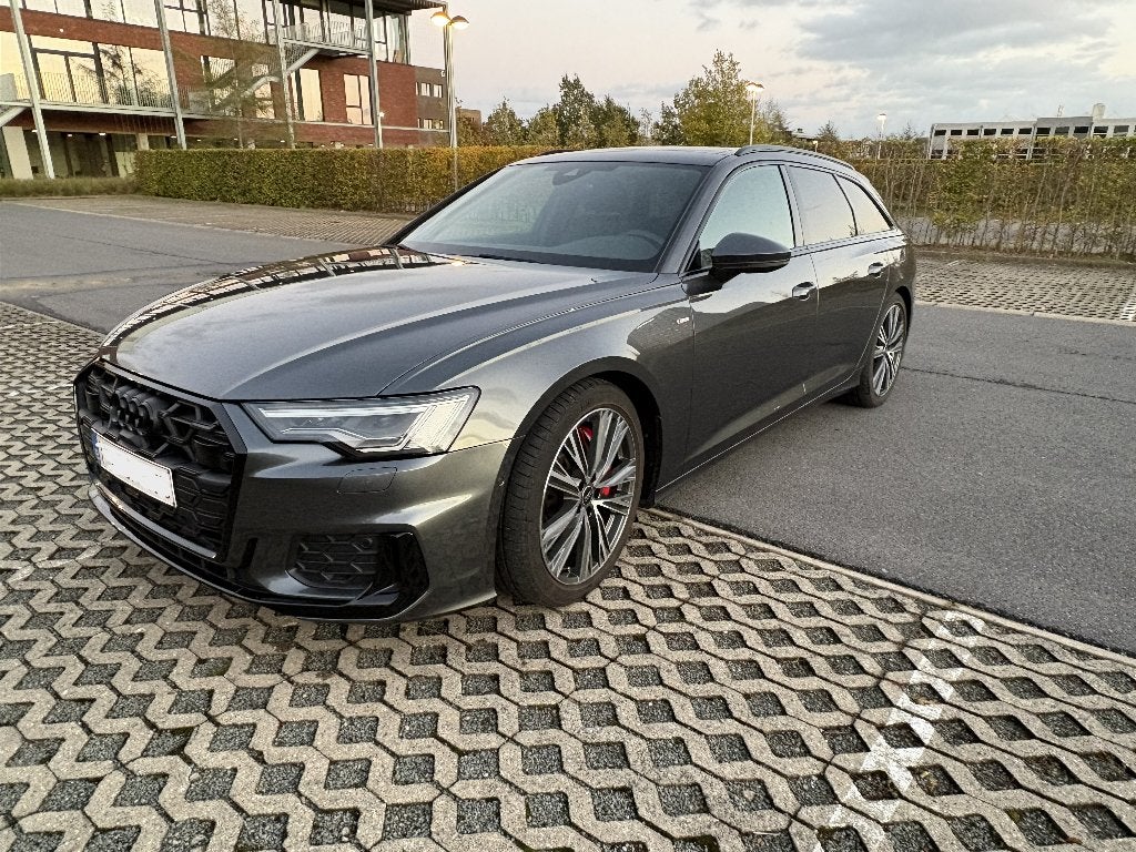 Audi A6 55 TFSIe hybride break Sline competition model 2024, Auto's, Automaat, Overige kleuren, Leder en Stof, Vierwielaandrijving