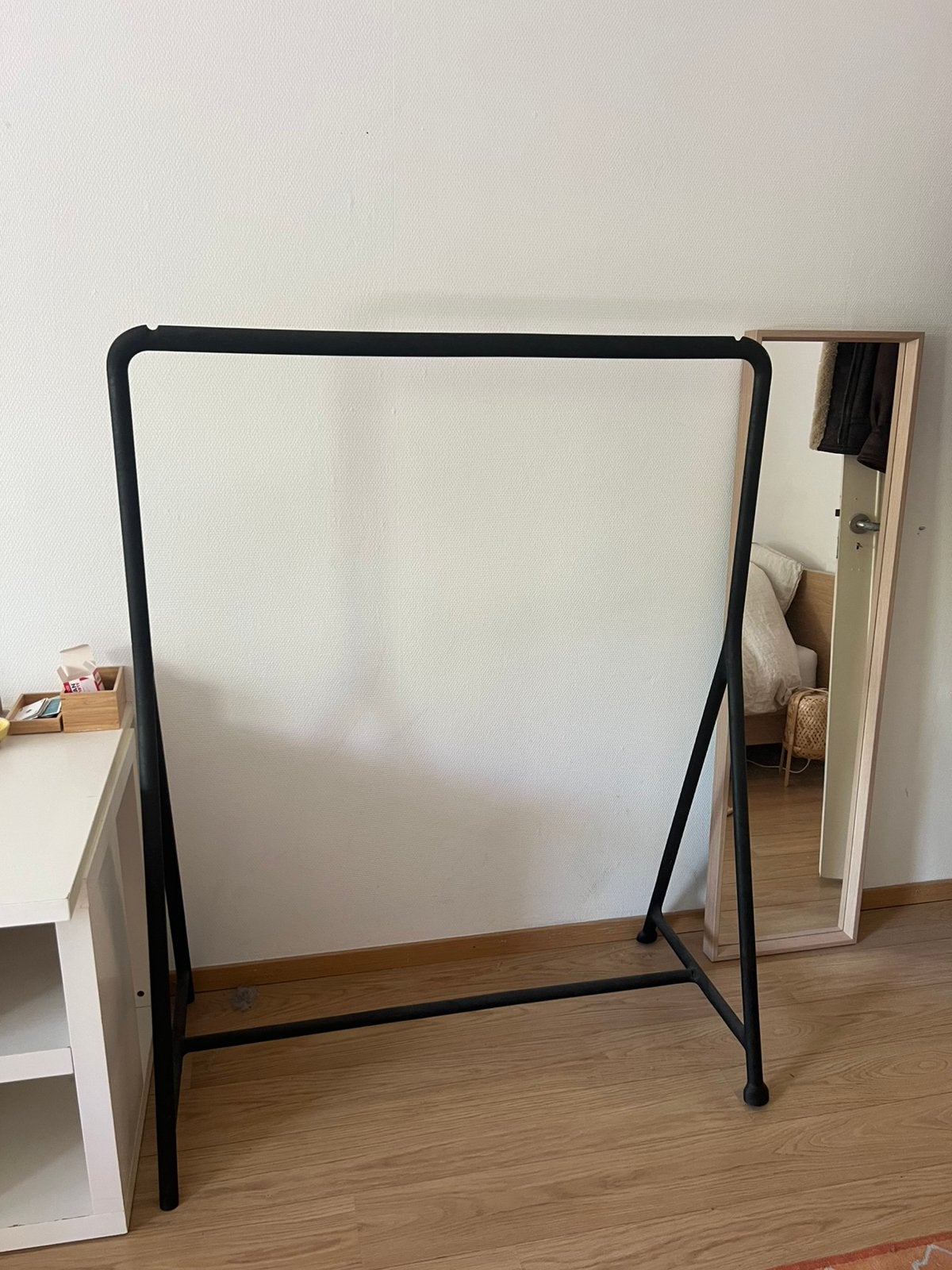 Porte-vêtements Ikea noir, Enlèvement, Comme neuf