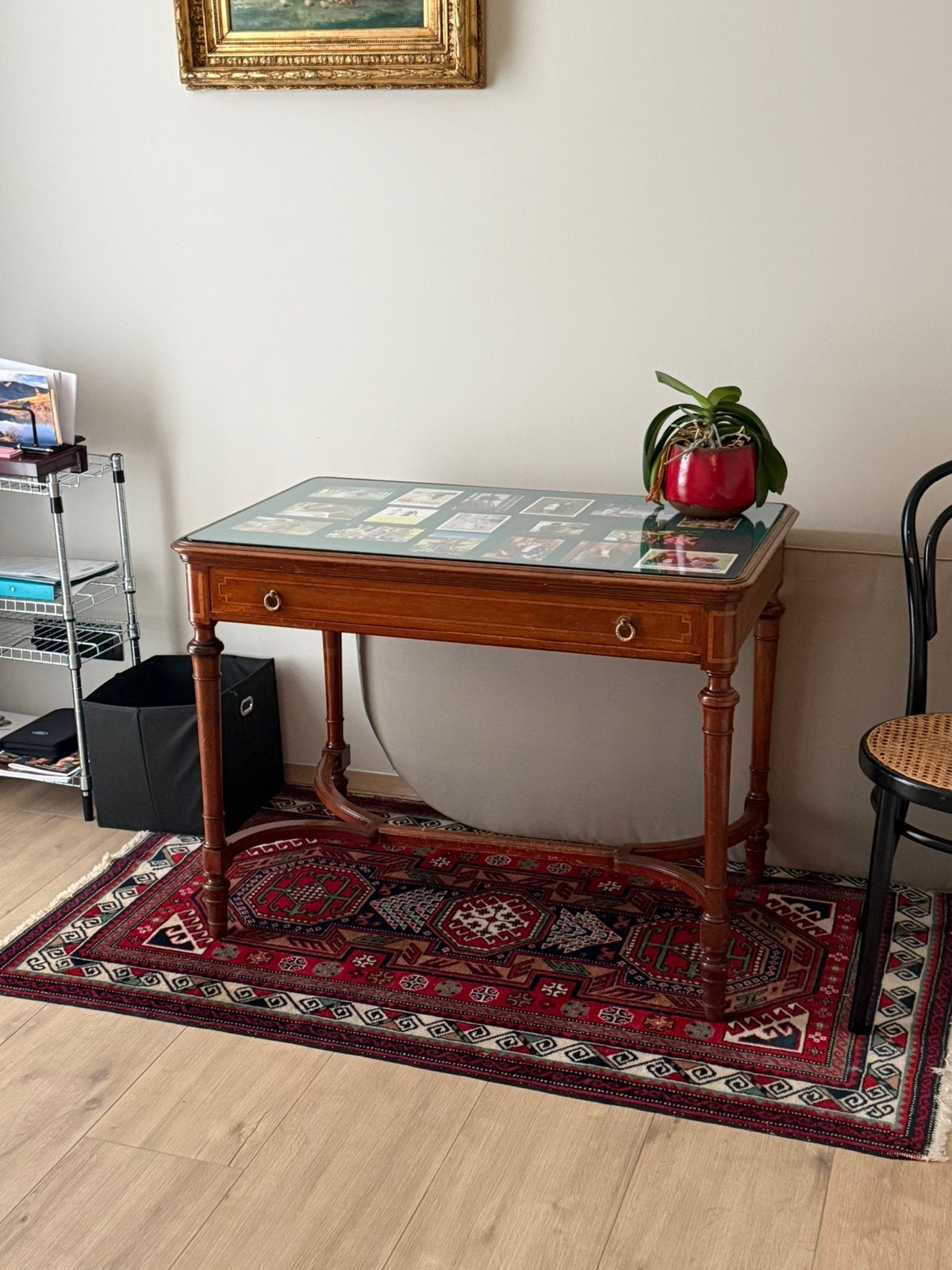 Frans antiek bureau , 1 lade, Ophalen, Zo goed als nieuw, Glas
