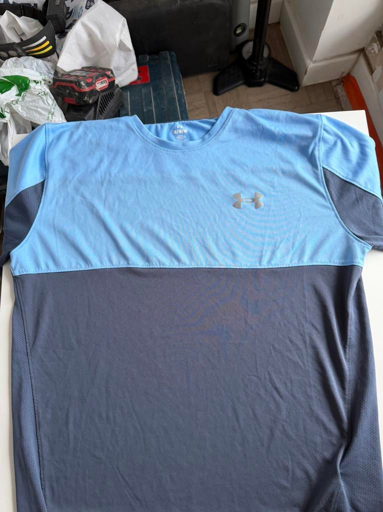 Under Armour Blue Gym Set (M) T-Shirt & Short, Kleding | Heren, Sportkleding, Ophalen of Verzenden, Zo goed als nieuw