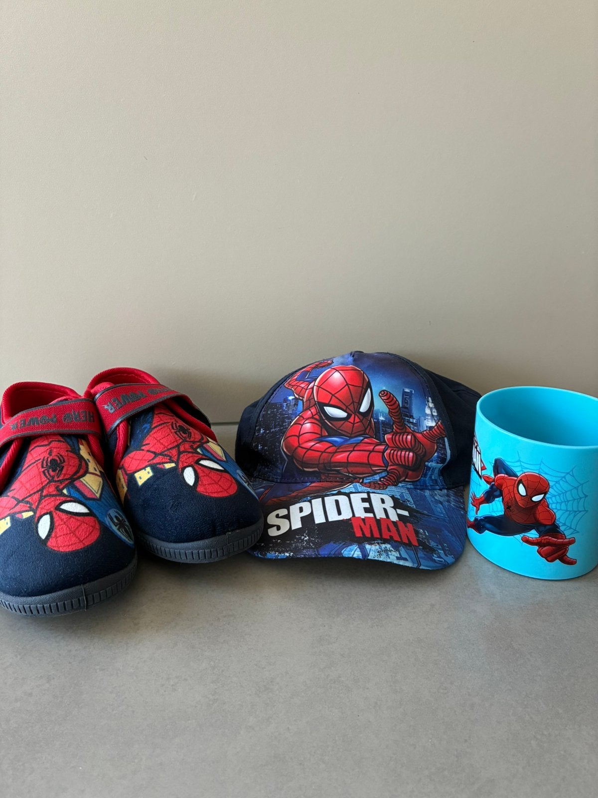 Pantoffels pet en beker spiderman NIEUW, Ophalen, Jongen of Meisje, Overige typen, Nieuw