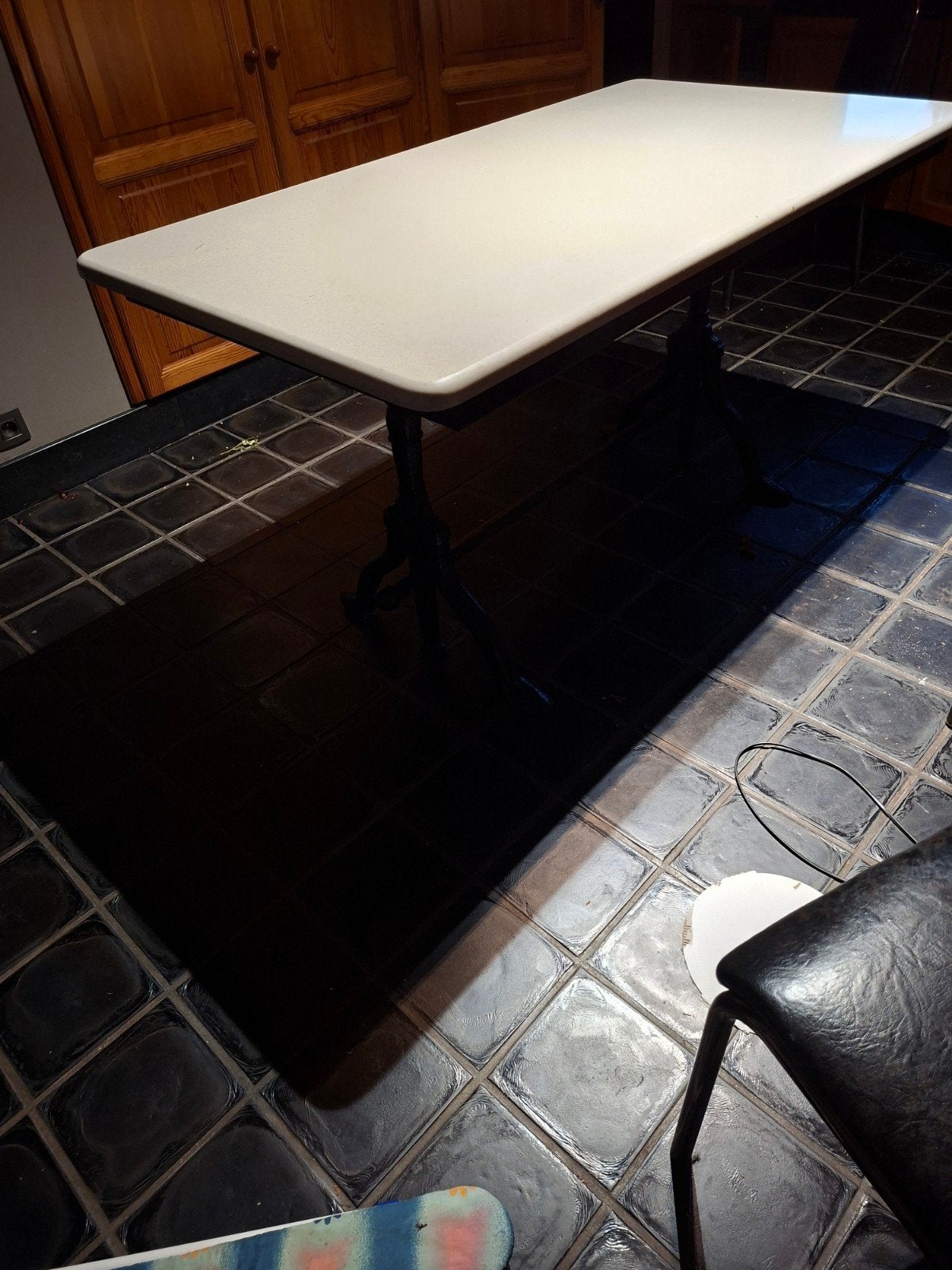Keukentafel met composiet blad, Ophalen