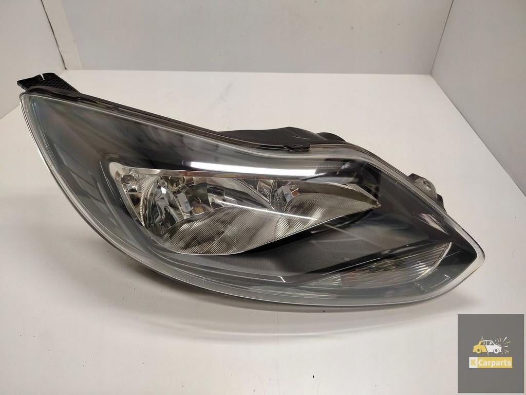 Phare droit noir uni Ford Focus MK3 en parfait tat, Info@ford.com, Ford Motor Company, American Road 1
48126  Dearborn, Ford