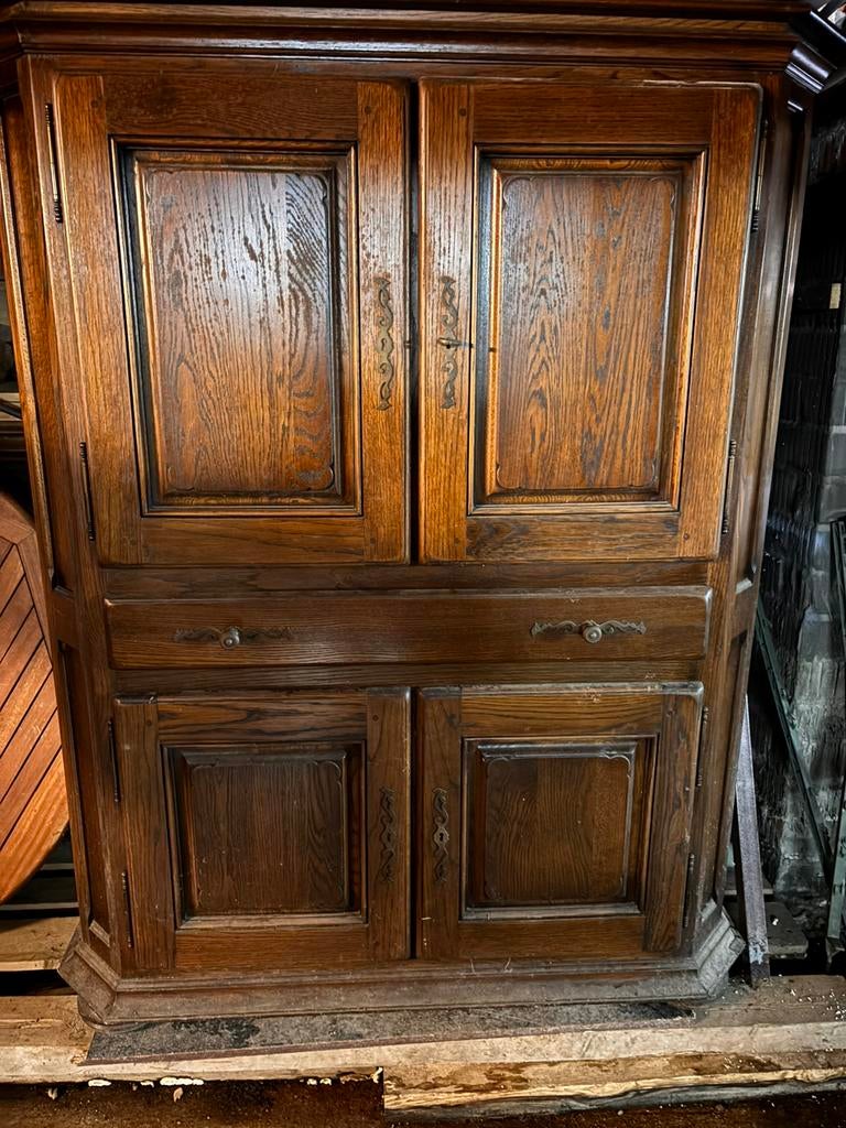 Massief eiken kast + bijpassend dressoir – vintage set, Antiek en Kunst, Ophalen