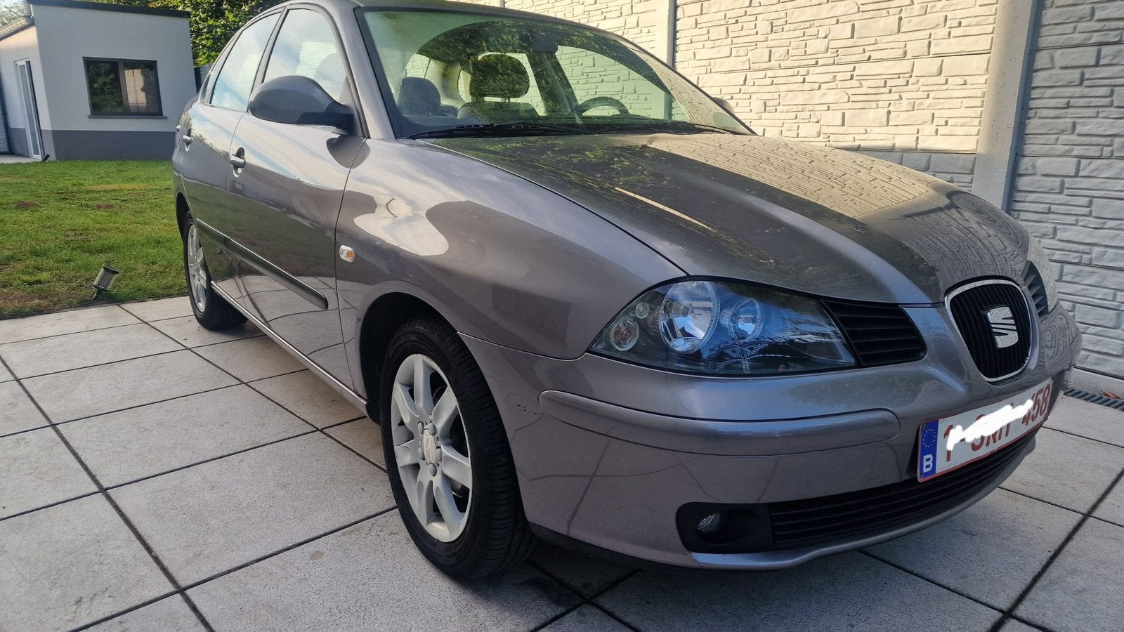 Seat Cordoba 1.4i Automatique, Autos, Argent ou Gris, Achat, Carnet d'entretien, Noir