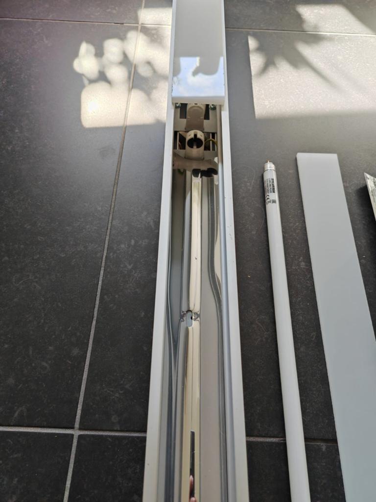 Multiline rekta lamp, Ophalen