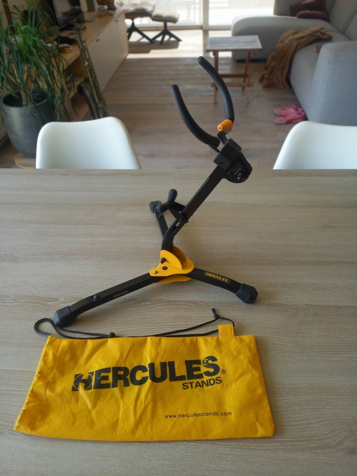 Stand pour saxophone Hercules, Enlèvement ou Envoi, Alto