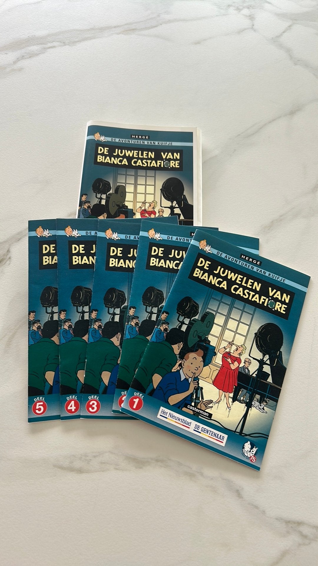 Hergé kuifje juwelen bianca castafiore 2004 Nieuwsblad, Boeken, Ophalen of Verzenden, Zo goed als nieuw