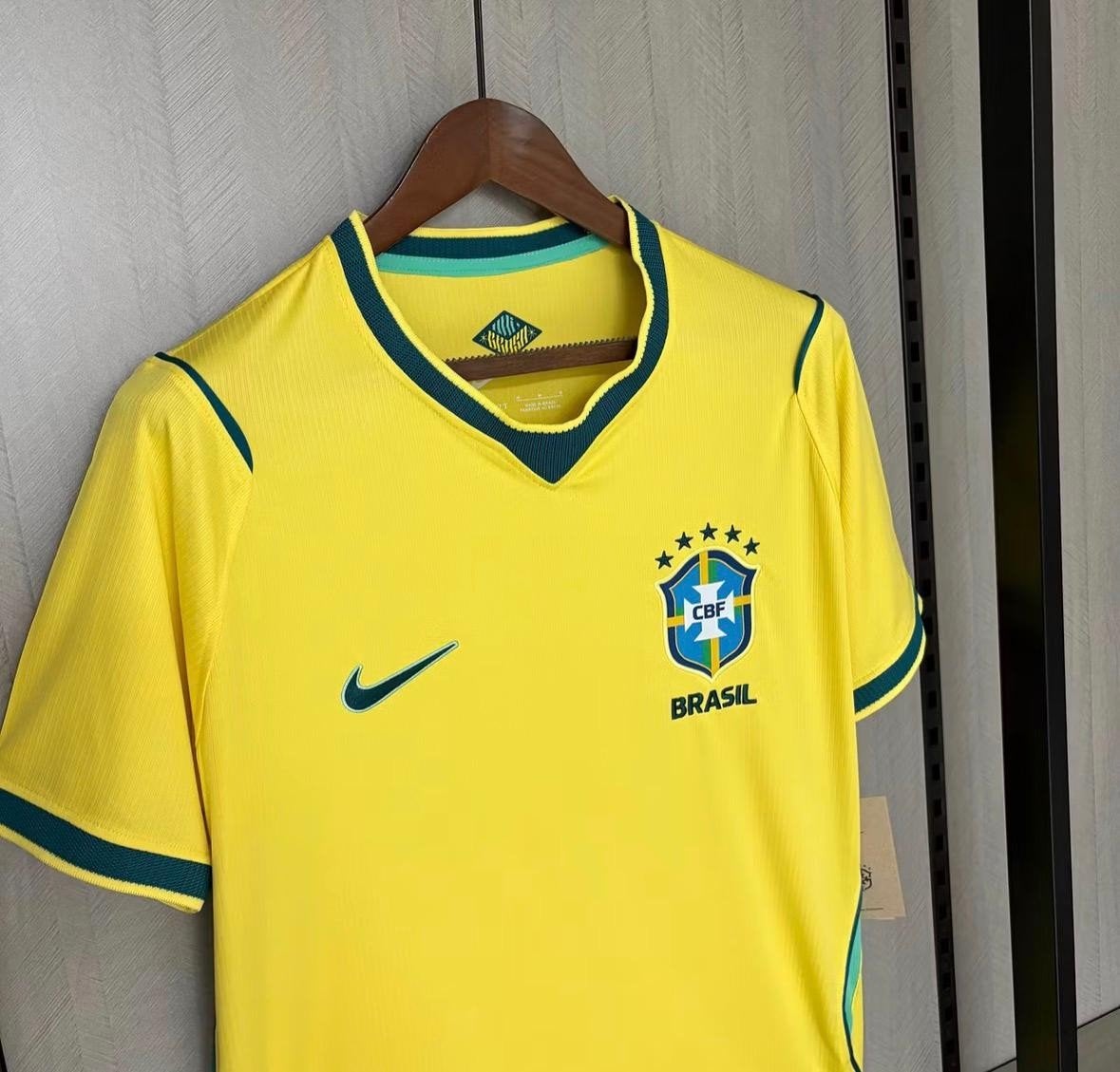 Brazil home kit 2026, Enlèvement ou Envoi