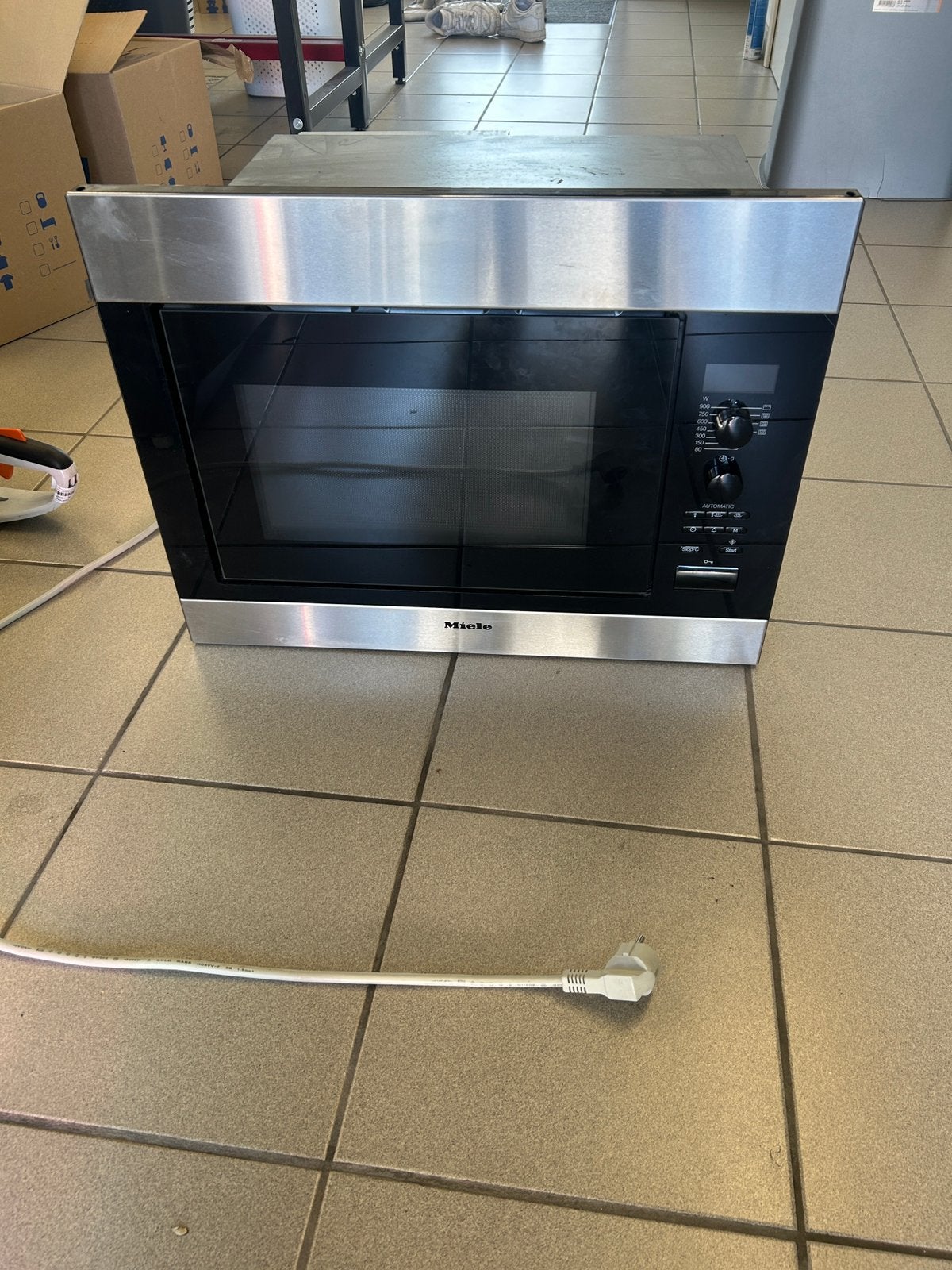 Miele microgolfoven, Ophalen, Zo goed als nieuw, Inbouw, Draaiplateau