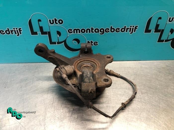 Joint avant droit d'un Opel Corsa (Corsa C 00-), -, Opel, 3 mois de garantie, Utilisé