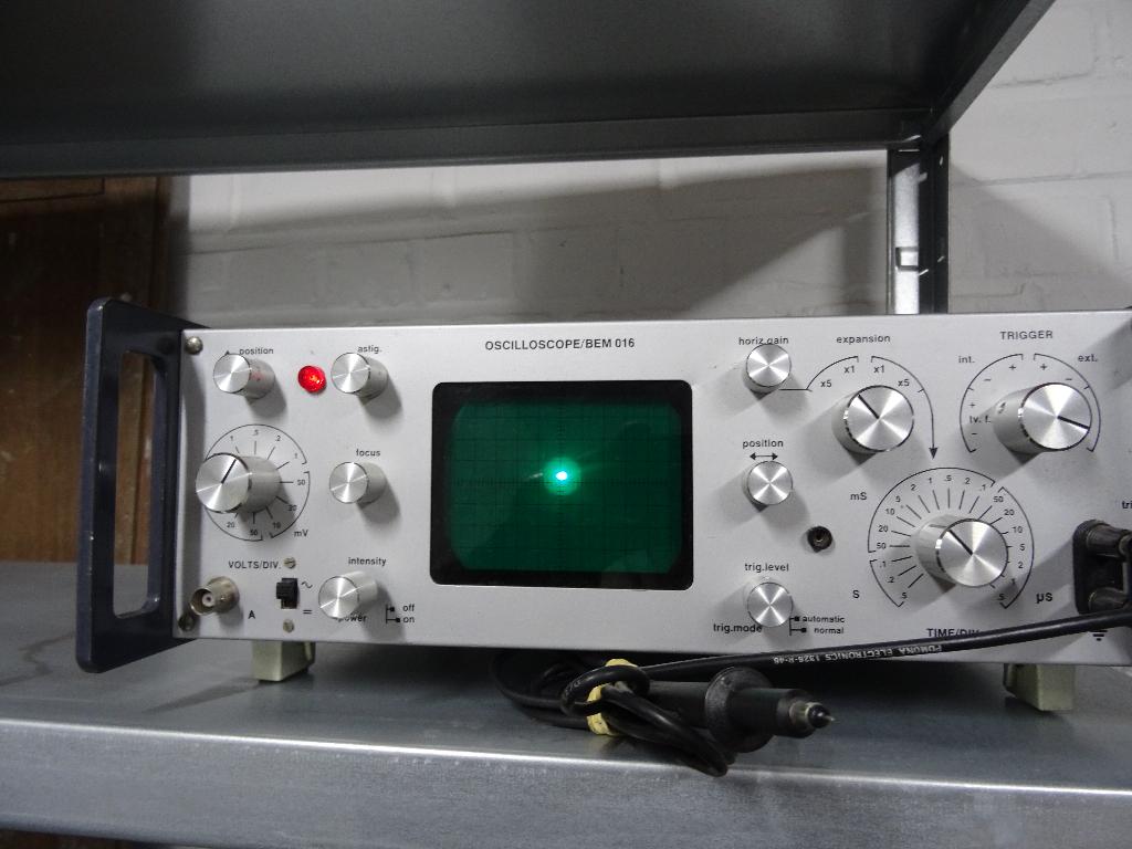 oscilloscope bem 016, Bricolage & Construction, Instruments de mesure, Enlèvement ou Envoi, Utilisé