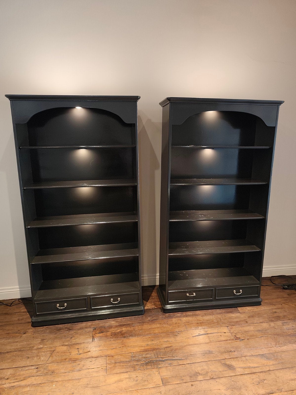 Houten kast met verlichting, Ophalen