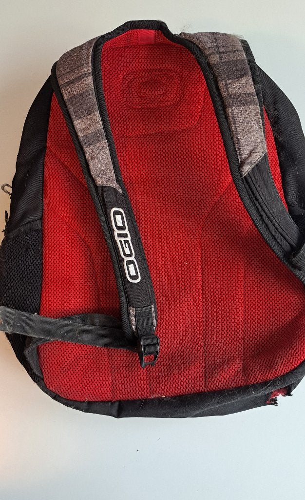 Oigo Laptop rugzak groot model met veel opbergvakken, Gebruikt, 17 inch of meer, Ophalen of Verzenden, Tabletvak