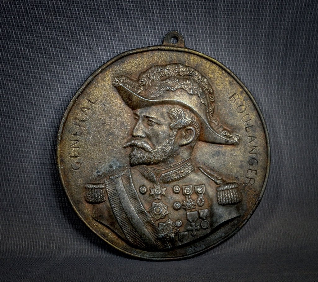 Het bord van generaal Boulanger, 16 cm in diameter, Ophalen