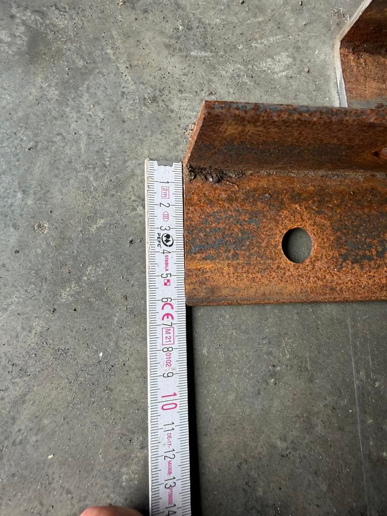 L hoekijzers 60 mm x 60 mm  4 mm dik, Ophalen, Zo goed als nieuw