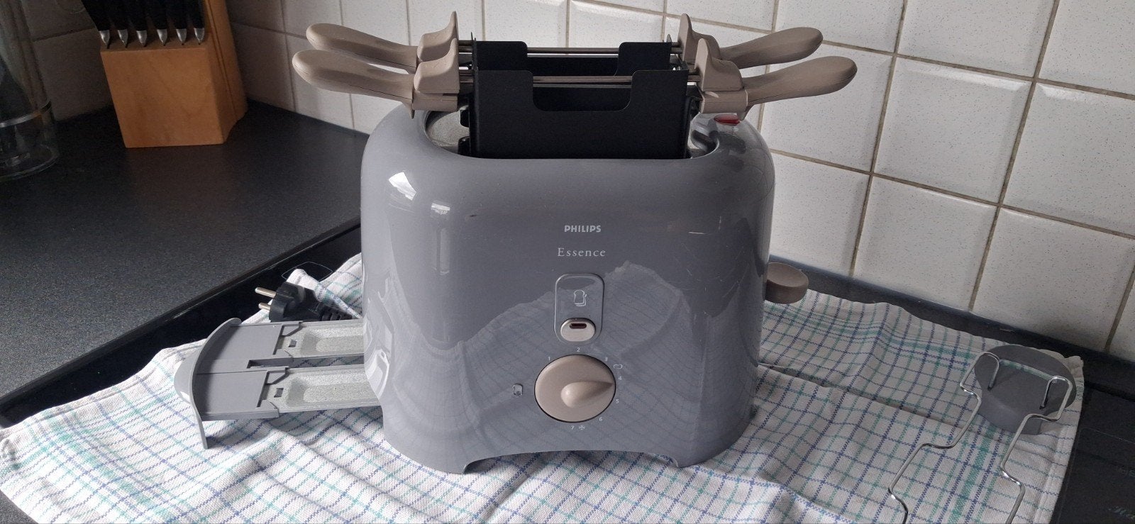 Philips broodrooster Essence, Elektronische apparatuur, Ophalen of Verzenden, Gebruikt, Uitneembare kruimellade