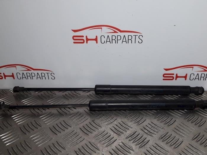 Kit amortisseur gaz hayon d'un Volkswagen Golf, Volkswagen, -, 3 mois de garantie, Utilisé