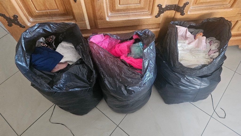 Lot 3 sacs de vêtements pour fille (1.5 à 4 ans), Enlèvement, Comme neuf, Autres tailles