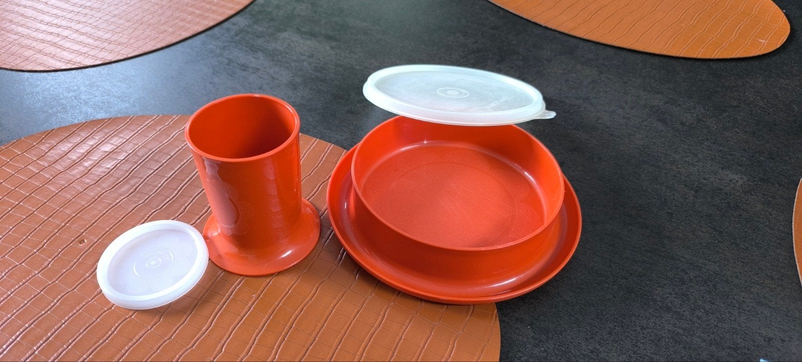 Ensemble assiette et gobelet tupperware vintage, Maison & Meubles