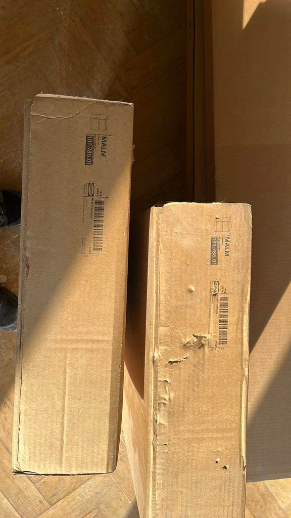 Malm nachtkast x2, Huis en Inrichting, Slaapkamer | Nachtkastjes, Ophalen, Zo goed als nieuw