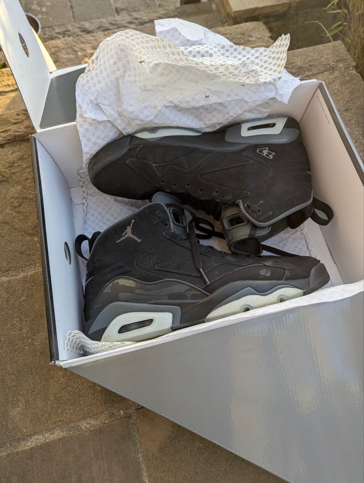 Jordan jump man mpv gris Anntracite 44., Sport en Fitness, Basketbal, Ophalen of Verzenden, Zo goed als nieuw, Schoenen