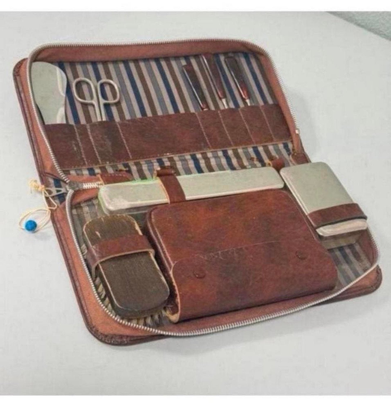 1960 vintage Reis-verzorgings set tas leder mannen lederen, Antiek en Kunst, Ophalen of Verzenden