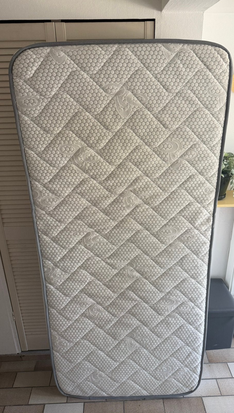 Grand matelas, Maison & Meubles, Enlèvement, Comme neuf, Matelas