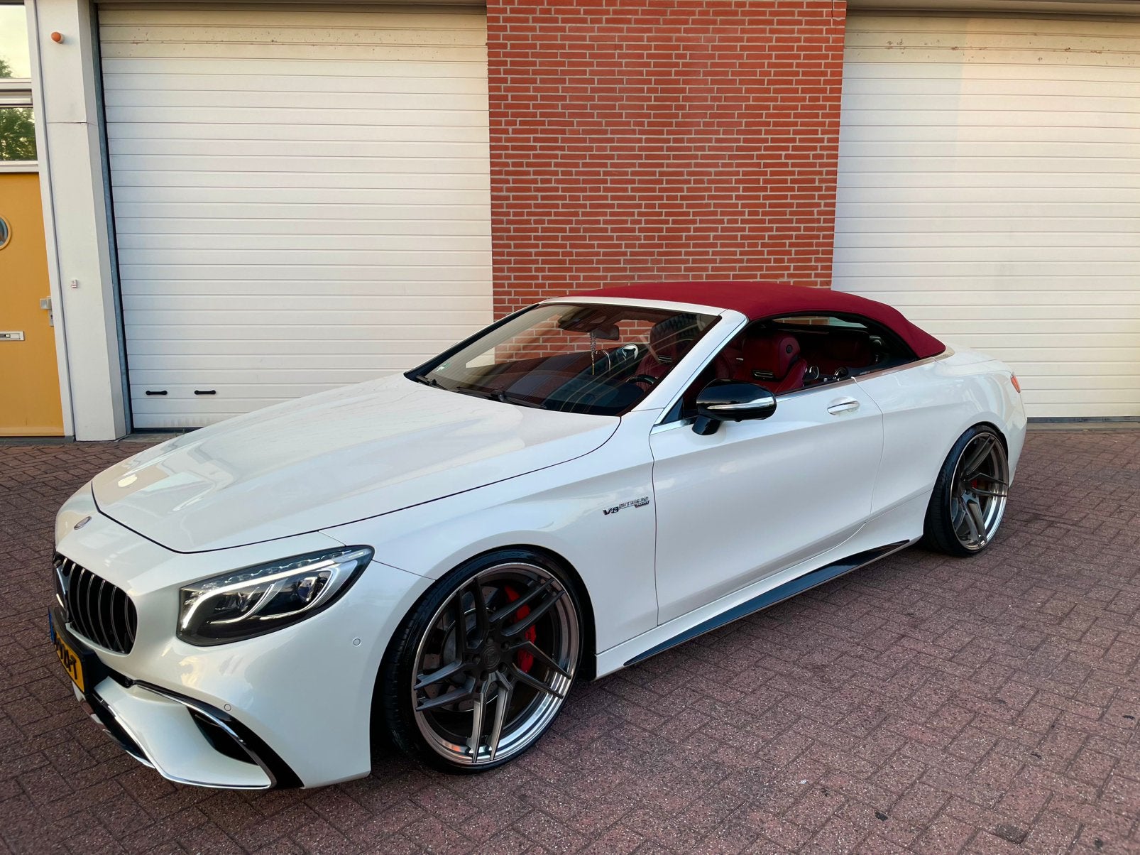 Mercedes AMG S63 Cabrio Designo V8 Biturbo 22 inch 63 amg, Auto's, Cabriolet, Leder, Overige kleuren, Vierwielaandrijving