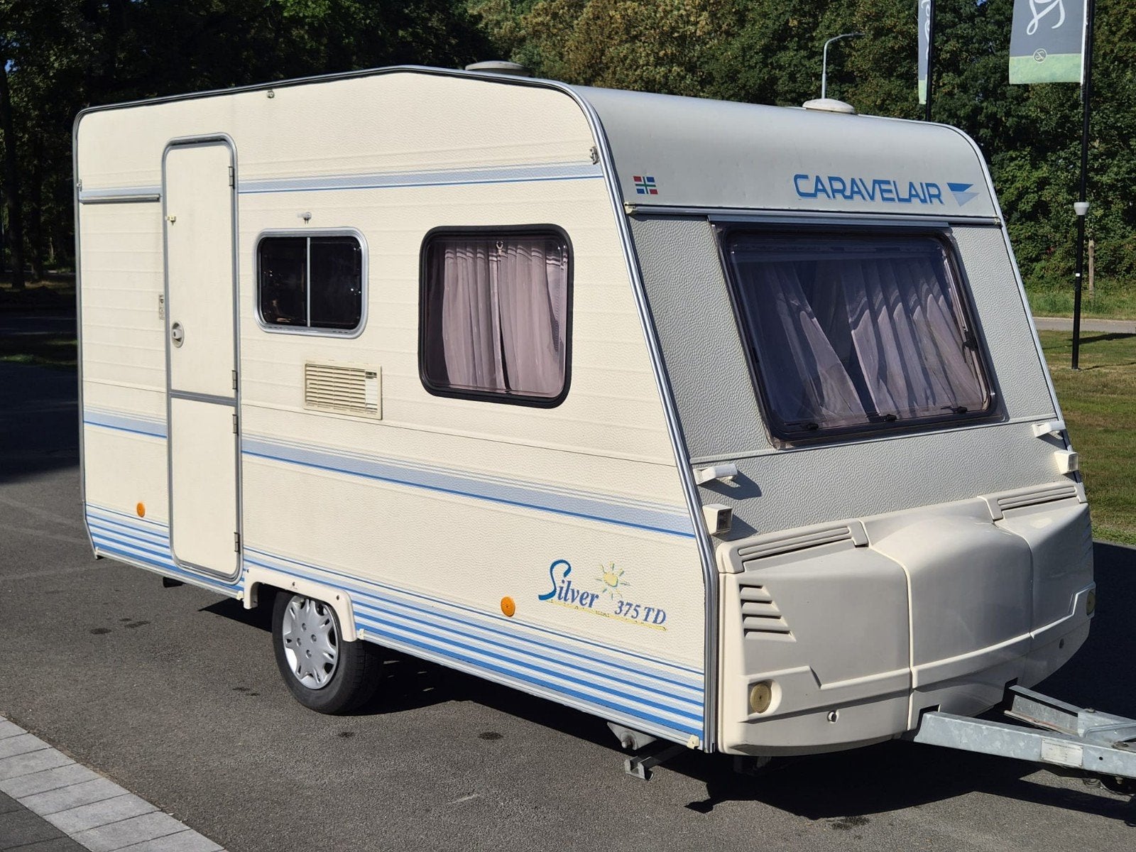 Caravan Caravelair keuringsvrij fietsendrager, Jusqu'à 4, 5 à 6 mètres, Poêle, Lits superposés