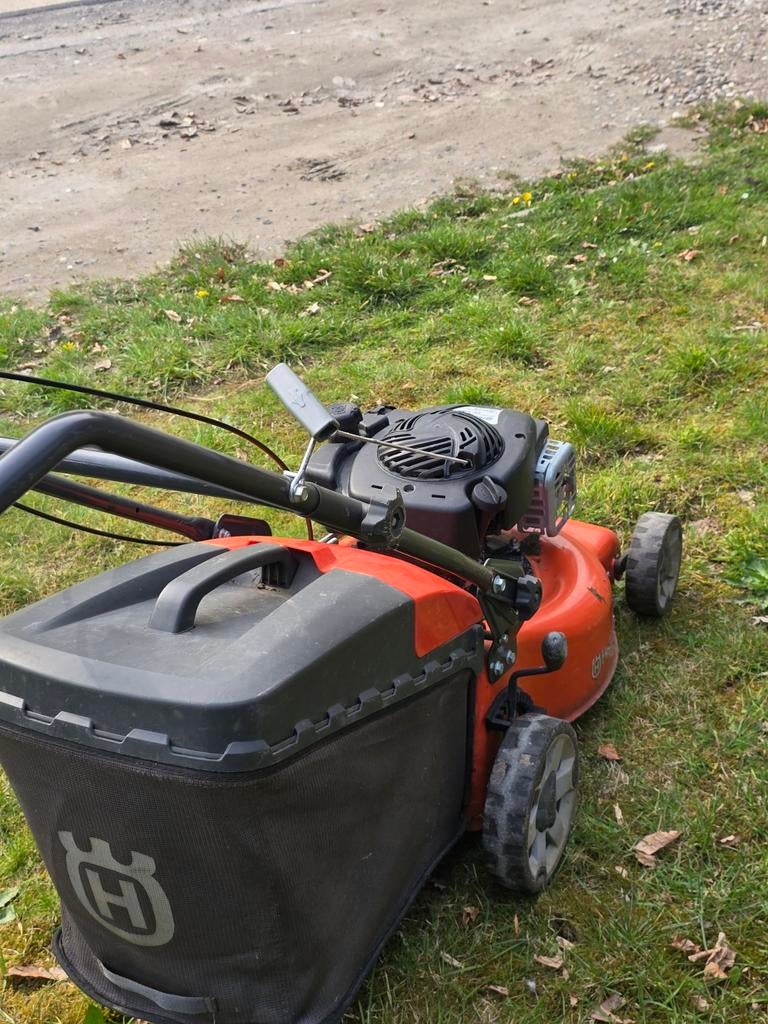 Husqvarna benzine, Ophalen, Opvangbak