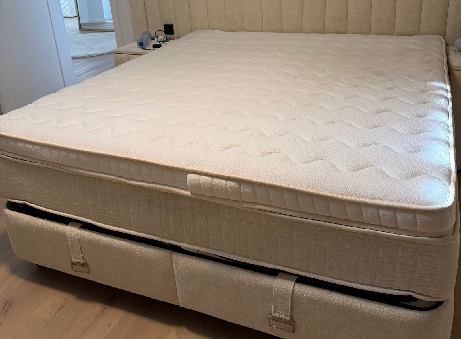 Matelas 180x200 - 30 cm épaisseur/Surmatelas Très bon état, Enlèvement, Comme neuf, Matelas