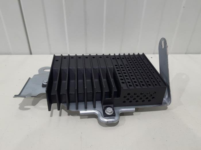 Amplificateur radio d'un Peugeot RCZ, -, 3 mois de garantie, Utilisé, -