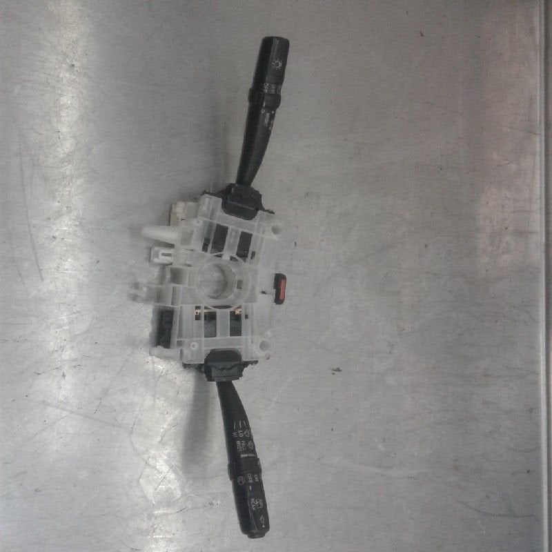 COMBINE COMMODO Subaru Impreza II Plus (GG) (|83111FE270|), Utilisé, Subaru