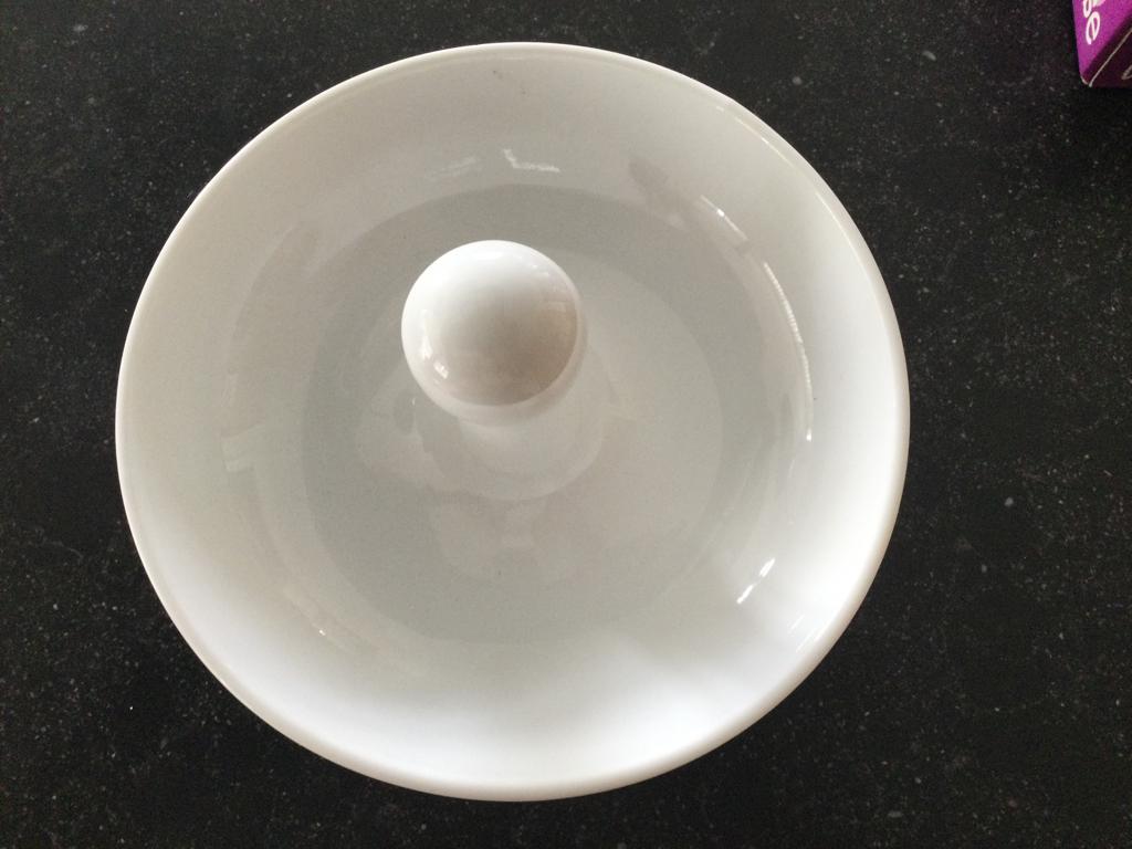 Porseleinen serveerkom, Huis en Inrichting, Keuken | Servies, Ophalen, Nieuw