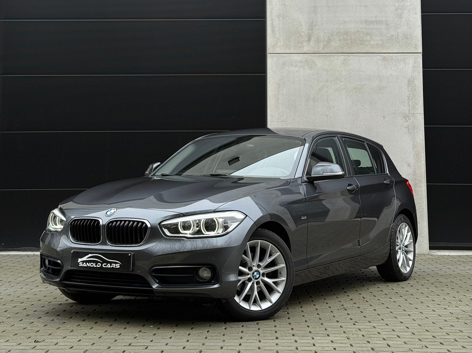 Bmw 118i • Sport Line • Stoelverwarming • Garantie, Auto's, BMW, Automaat, 1 Reeks, Euro 6, Bedrijf