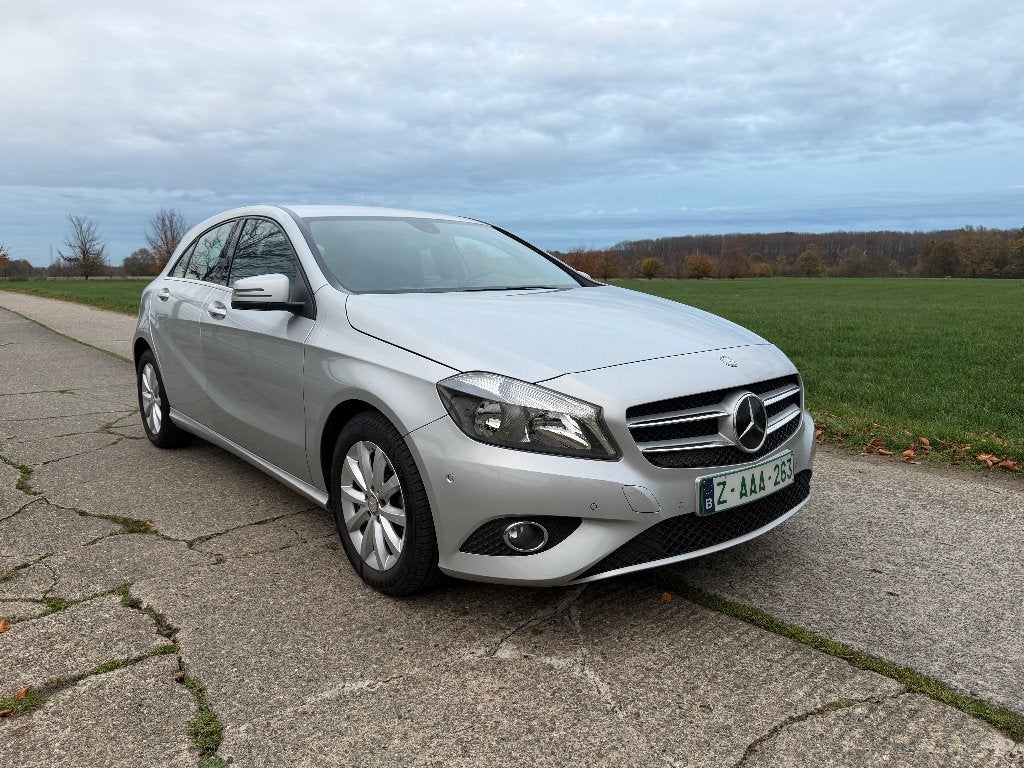 Mercedes a180 benzine be-edition zeer nette wagen, Autos, Achat, Euro 6, Boîte manuelle, Noir