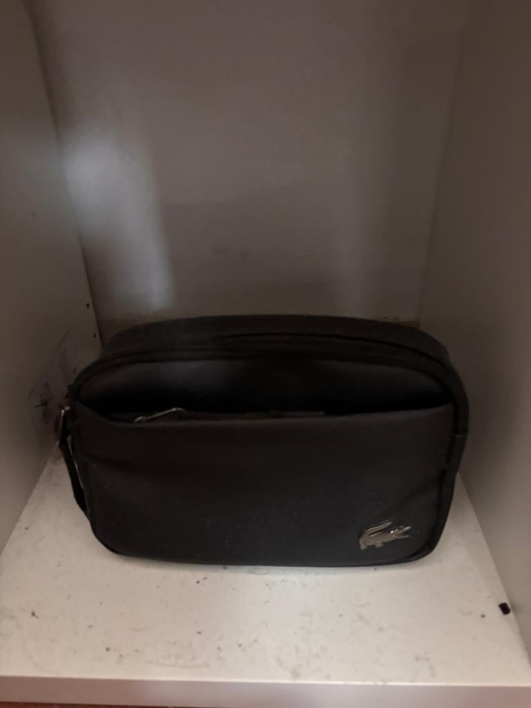 Lacoste menbeg, Handtassen en Accessoires, Tassen | Schoudertassen, Ophalen, Zo goed als nieuw